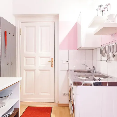 Susses 1-zimmer-apartment In Kollwitzplatz-nahe Berlim